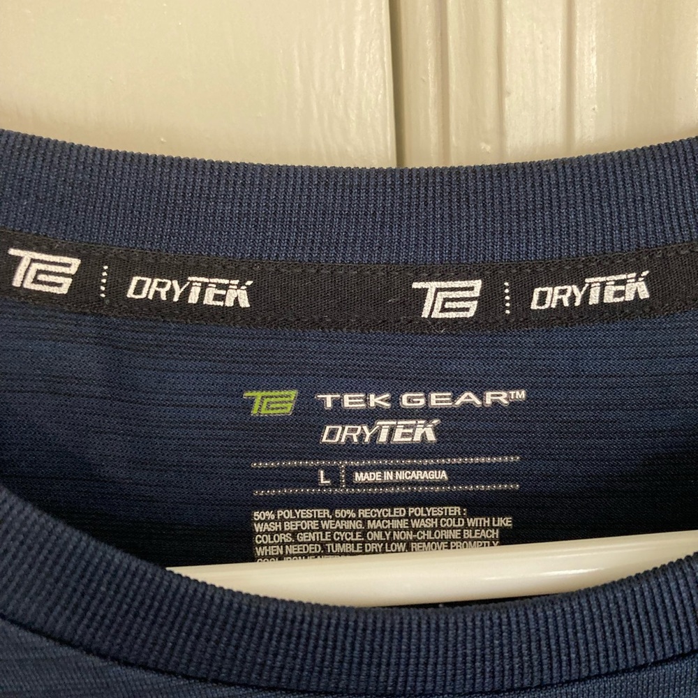Tek Gear Men's Deep Blue Short Sleeve Tee - Picture 2 of 3